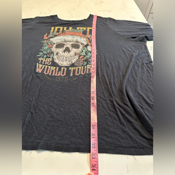 Torrid Joy To The World Tour Classic Fit Super Soft Crew Neck Long Sleeve Tee 6X - Picture 6 of 7